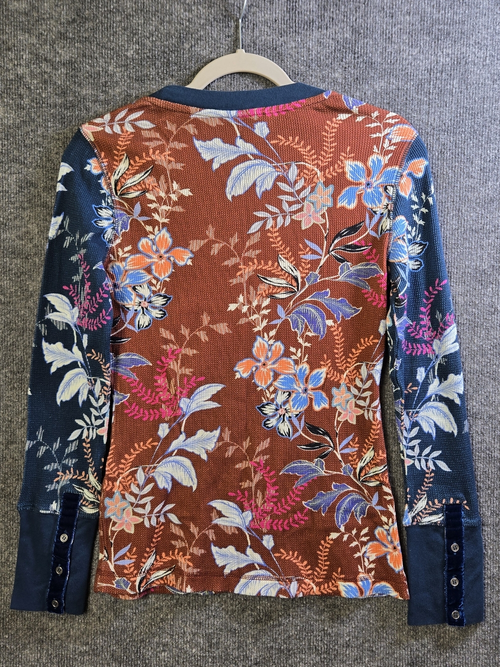 Sundance T Shirt Women PS Burnt Orange Blue Floral Thermal Earthy Fall Layering - Picture 4 of 10